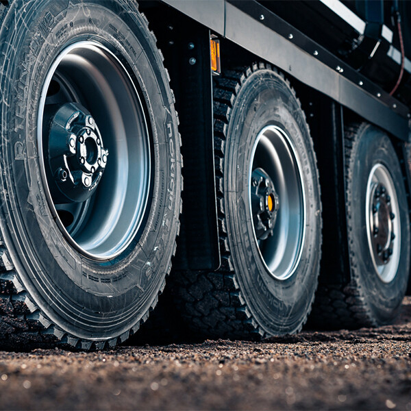 Tır Tekerlekleri